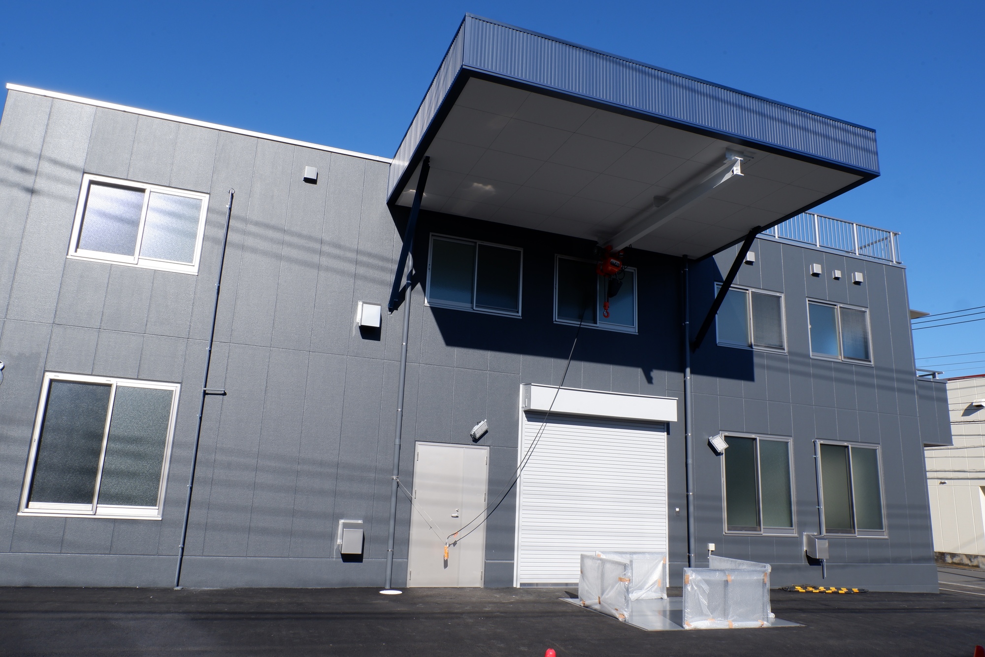 倉庫が特殊建築物になる理由は？規制や手続きのポイントを …